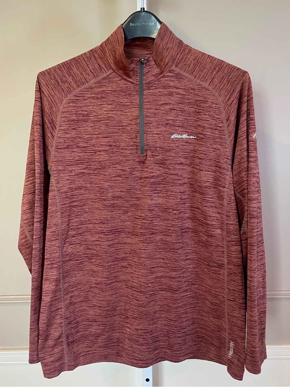 Eddie Bauer Men's 1/4 FreeDry Pullover Shirt Medium Red Clay Running Golf